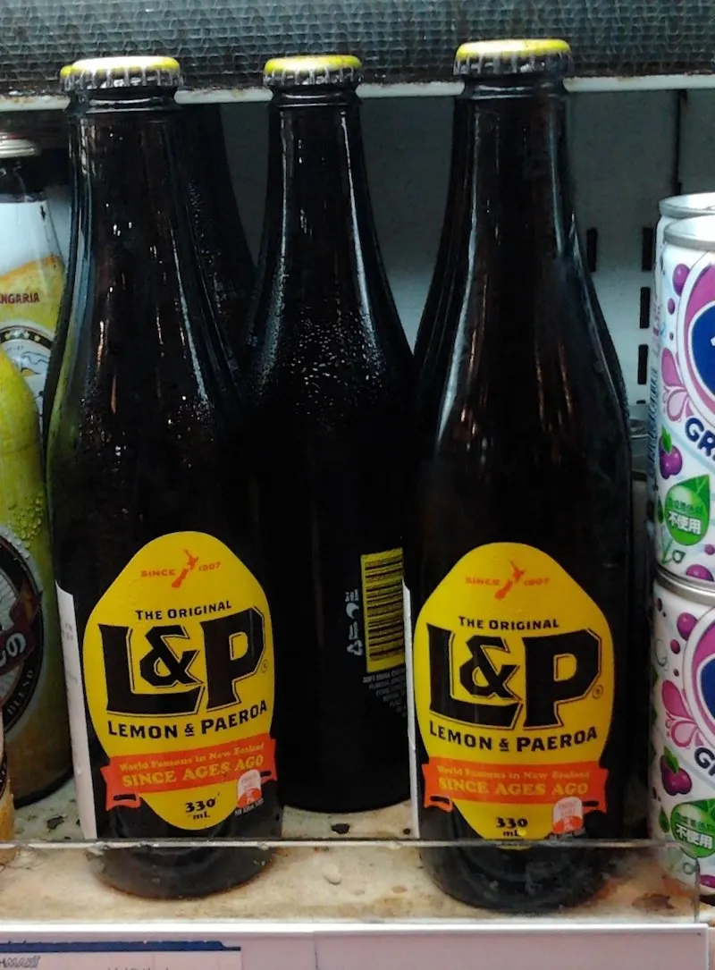 new zealand snacks and drinks - Lemon_and_Paeroa bottles pic