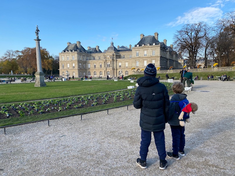 jardin du luxembourg palace with boys