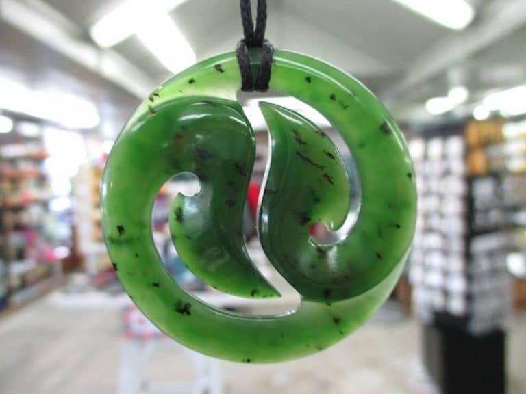 39 BEST NEW ZEALAND SOUVENIRS - DO NOT PASS BY!
