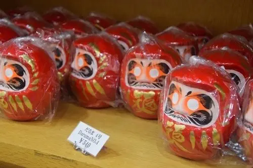 18. S Tokyo shopping daruma doll 500