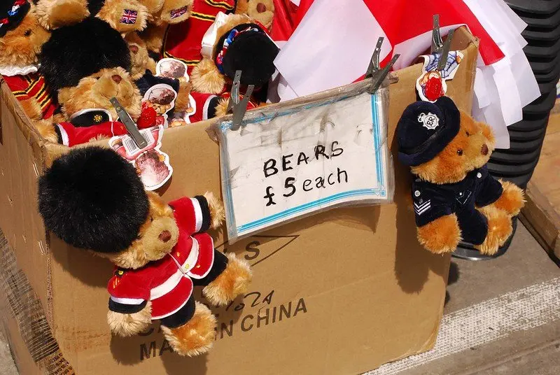 cheap london souvenirs bears by josh friedman