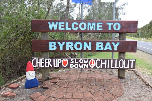 image - best things to do in byron bay australia welcome sign 500