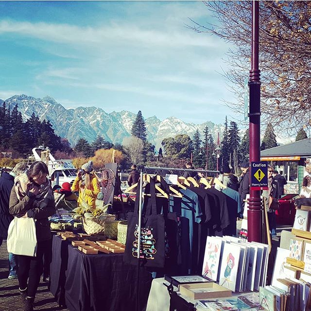queenstown art markets pic