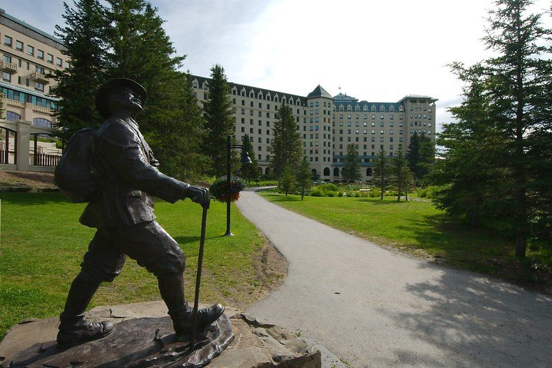 the fairmont chateu lake louise hotel