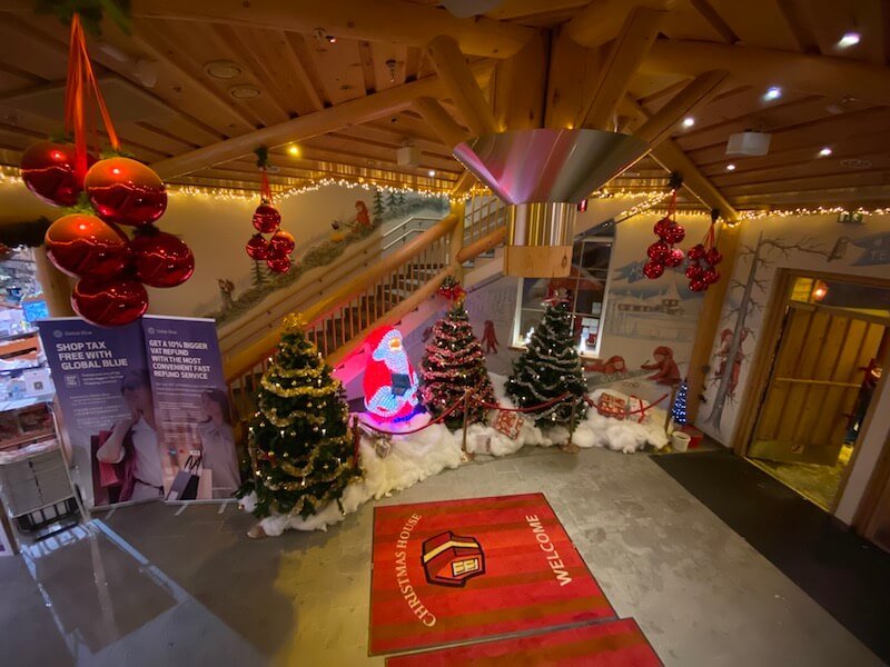 Image - Christmas house building interior