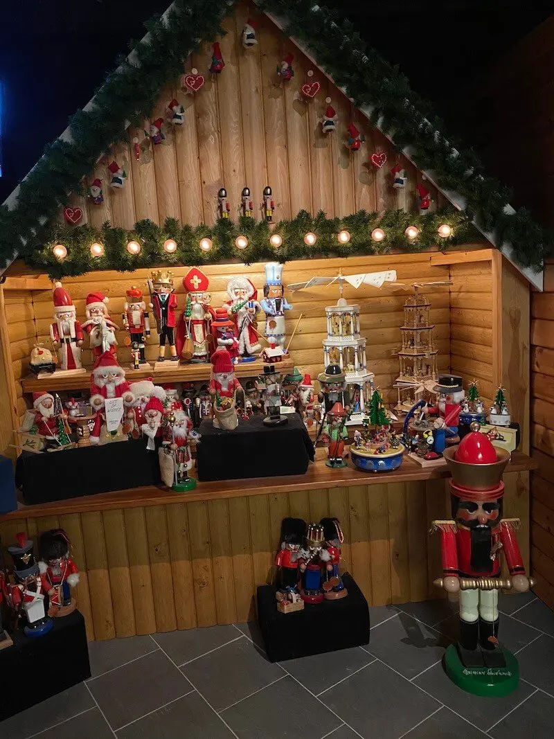 Image - Christmas house santa and exhibition decorations from around the world