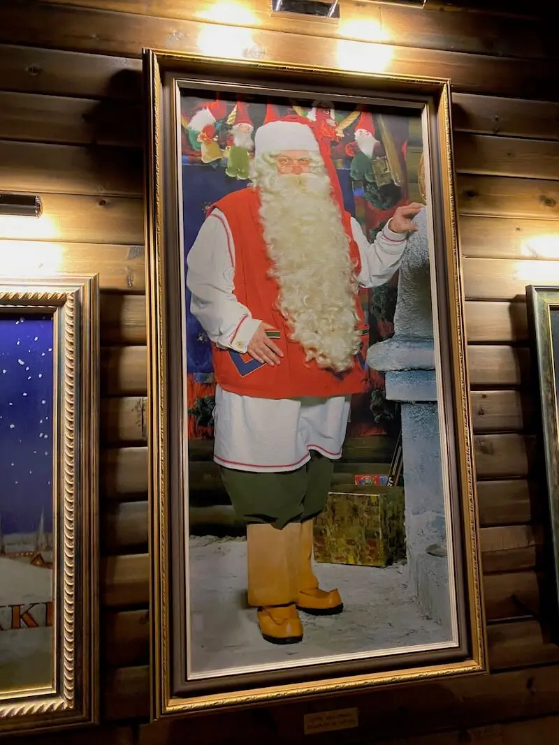 Image - Christmas house santa and exhibition painting of st nicholas