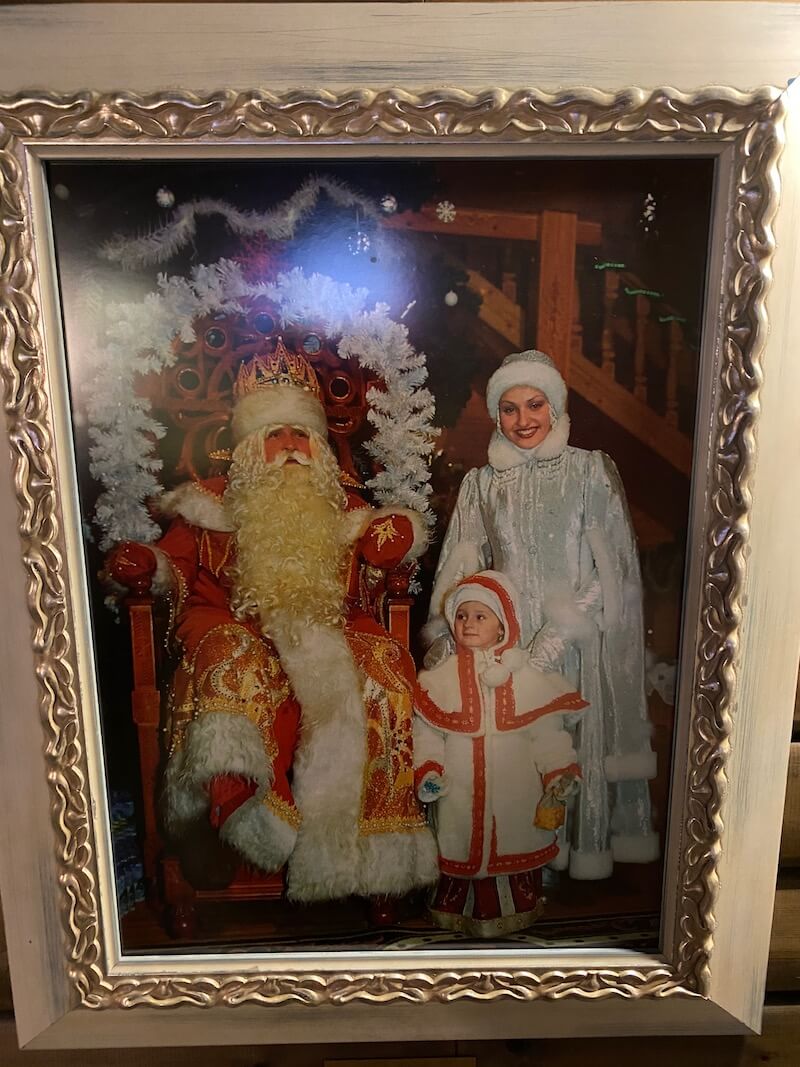 Image - Christmas house santa and exhibition vintage painting