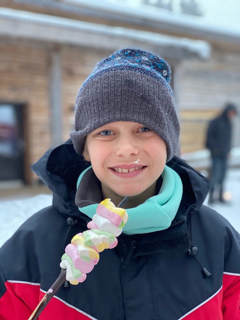 Image - eating marshmallows at santa claus secret forest of joulukka