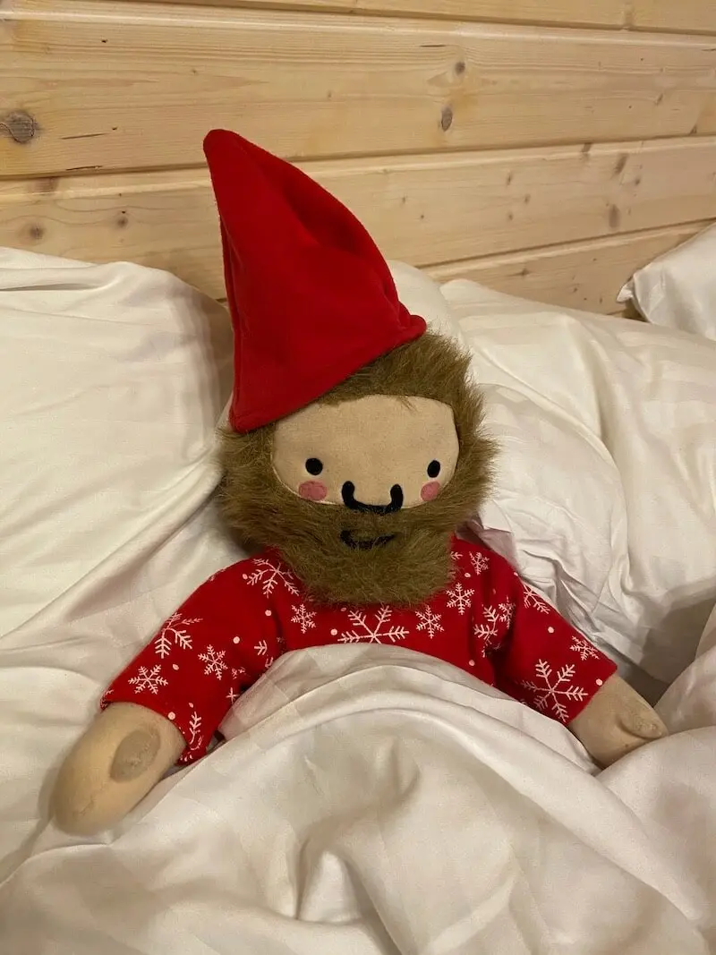 image - roam in bed at santa claus holiday village