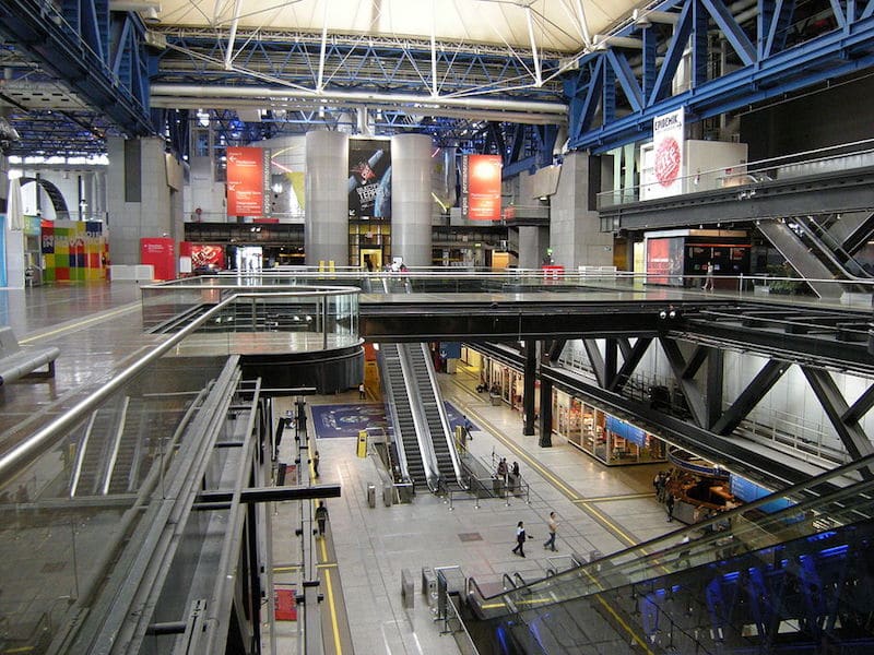 paris science museum building pic