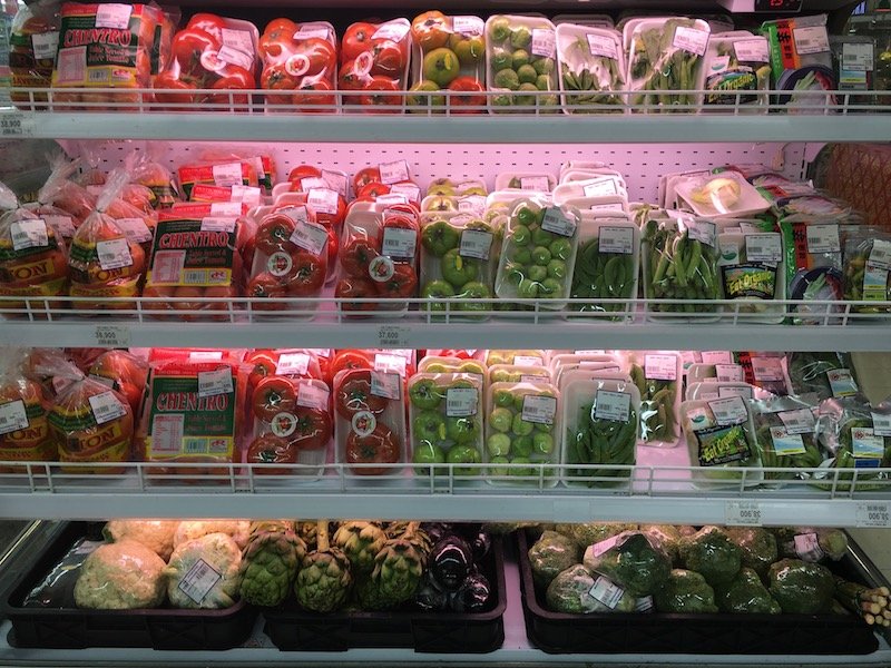 Carrefour Bali Supermarket fresh fruits and vegetables aisle pic