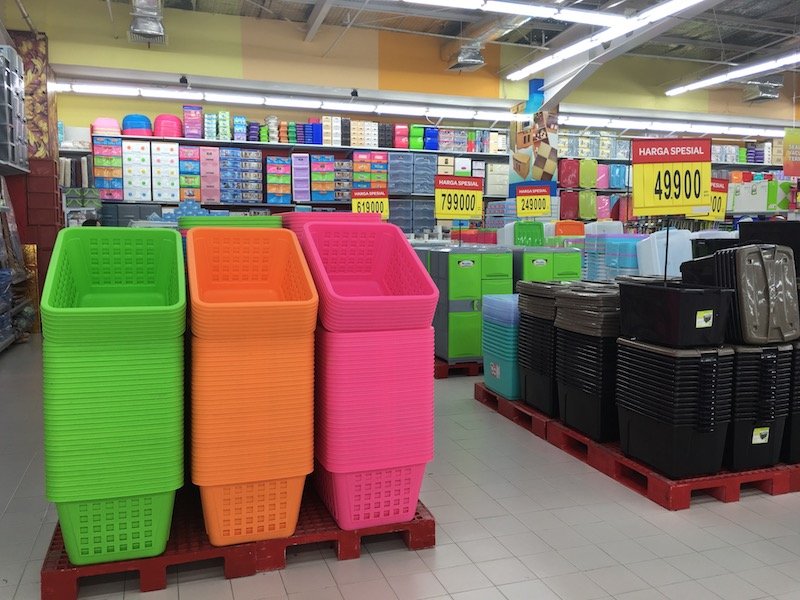 Carrefour Bali Supermarket on sunset road - plastic containers pic