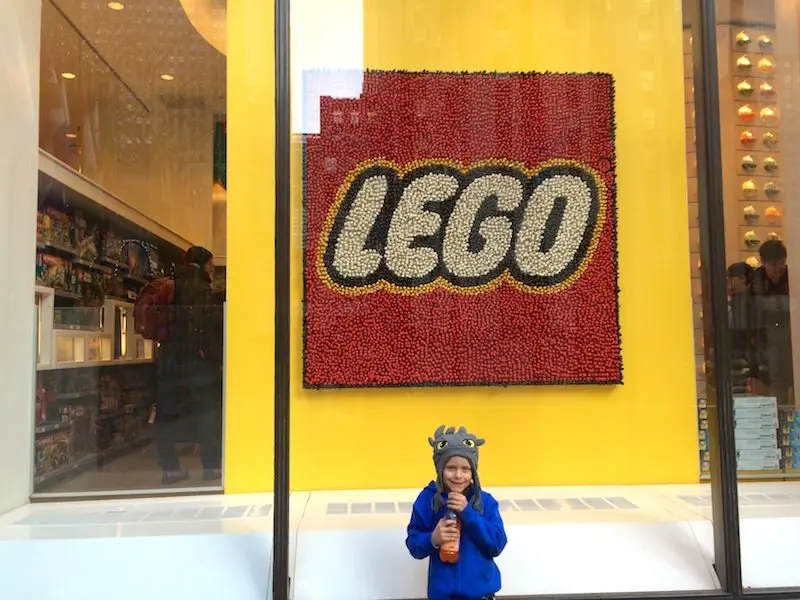 Photo - Lego Brick Store New York Manhattan