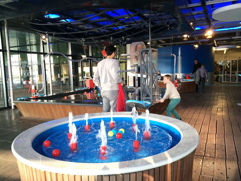 Things to Do with Kids in Paris - Water play at paris science museum pic