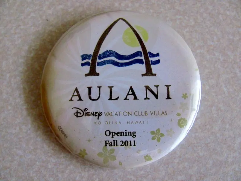 aulani button by loren javier