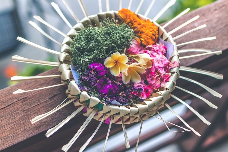 bali shopping guide flower offerings 