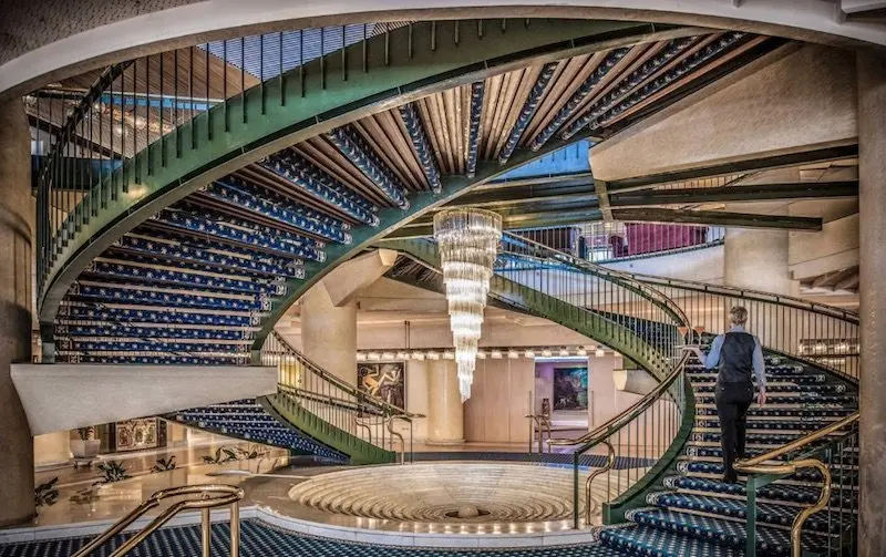 best place to stay in rome with kids - rome cavalieri hotel interior pic
