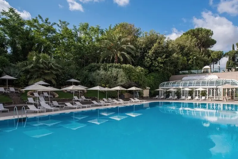 best place to stay in rome with kids - rome cavalieri hotel pool pic