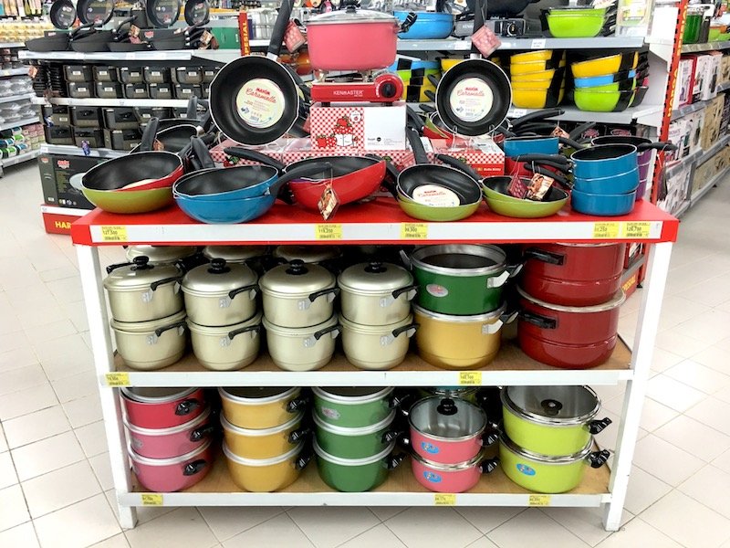 carrefour Bali Supermarket pots and pans pic