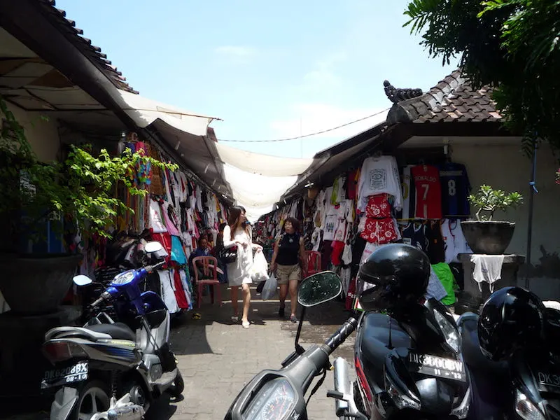 shopping for clothes in Bali at markets pic