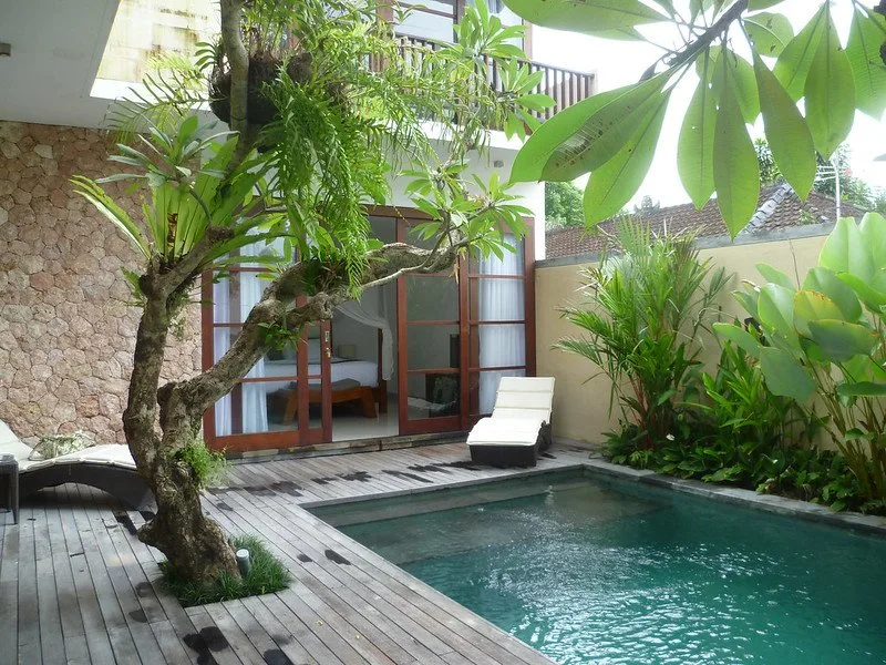 how to avoid mosquitos in bali at hotel accommodation - by tjeerd wiersma flickr