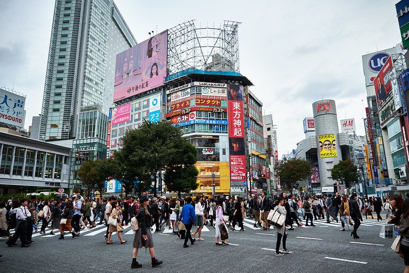 japanese candy in tokyo by luca sartoni 