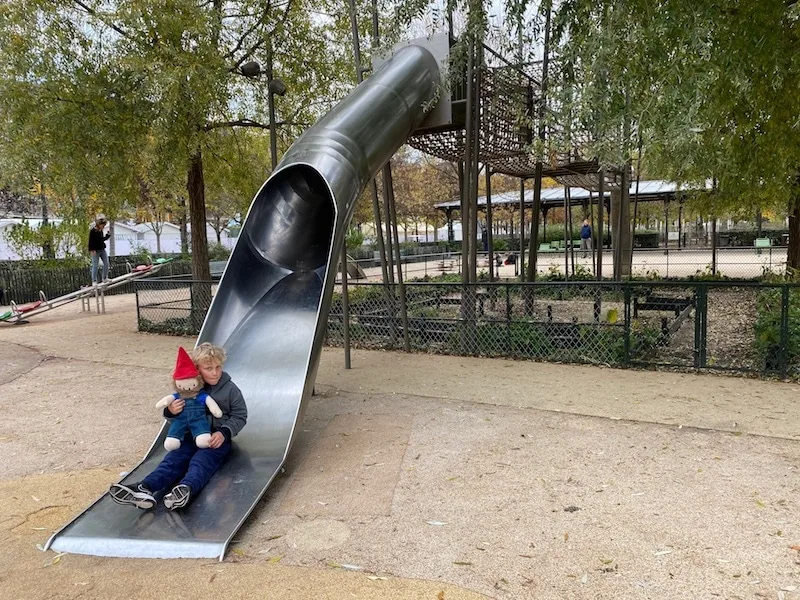 jardin des tuileries paris playground big slide pic