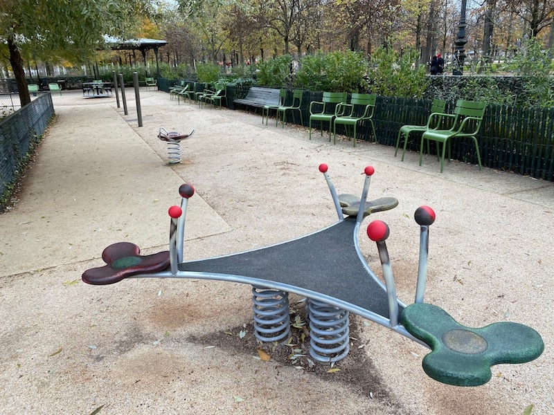 aire de jeux paris playground seesaw pic