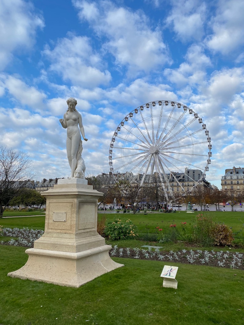 best paris playground near louvre pic