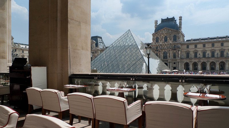 louvre museum cafe by joe desousa 