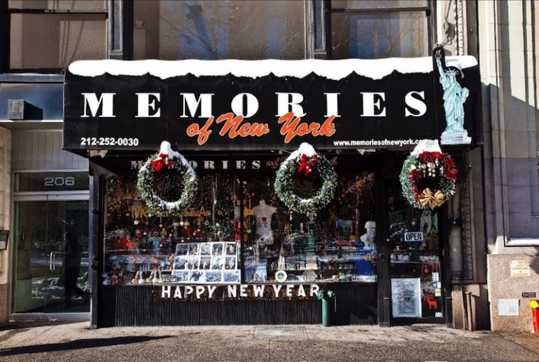 47+ BEST SOUVENIRS FROM NEW YORK & WHERE TO BUY THEM!