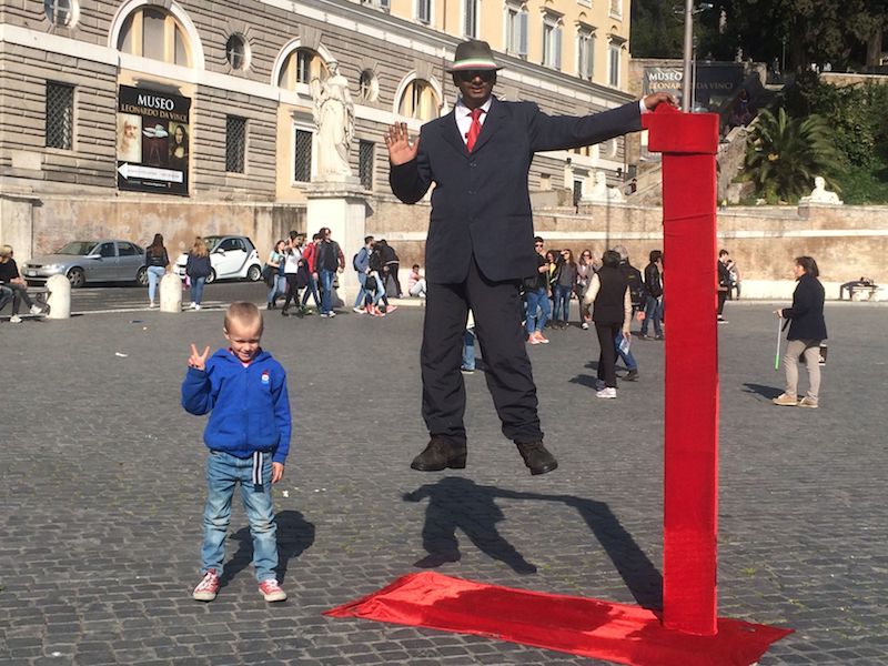 piazza del popolo street entertainment 800