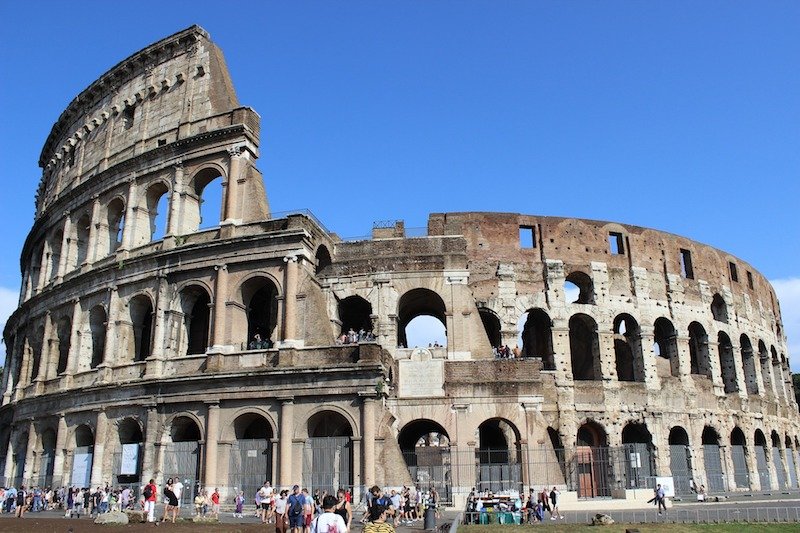 rome souvenirs - colosseum pic by lolsanches