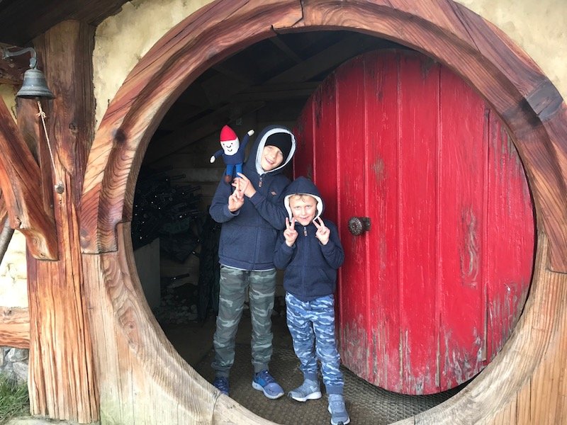 hobbiton movie set tours in new zealand - hobbiton house you can enter pic