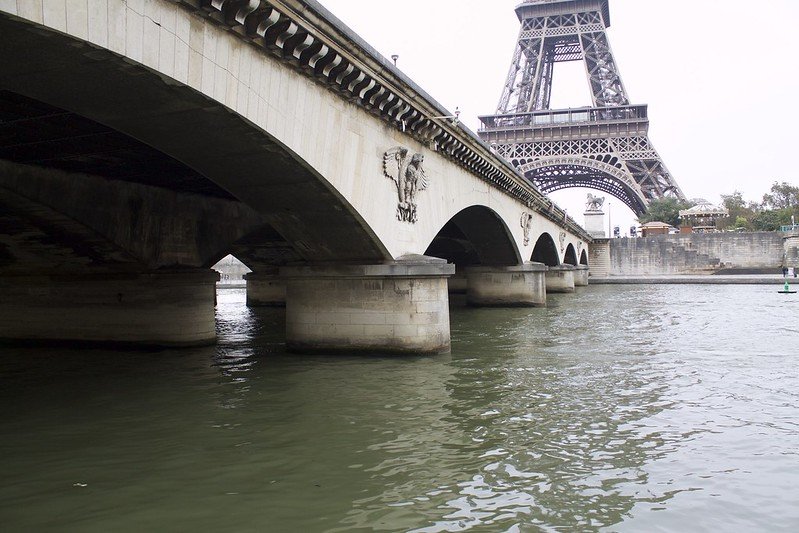 eiffel tower bridge pic