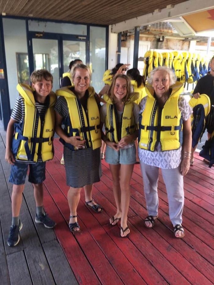 paradise jet boating life jackets pic