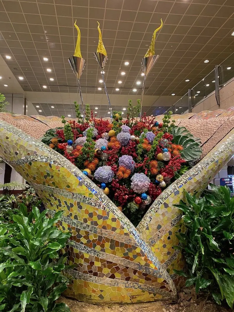 terminal 3 sculptures at changi airport pic