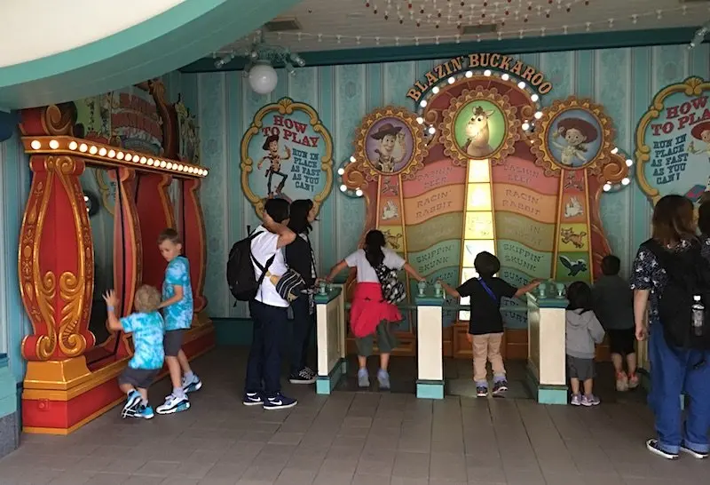 tokyo-disneysea-toy-story-mania-games-arcade-800