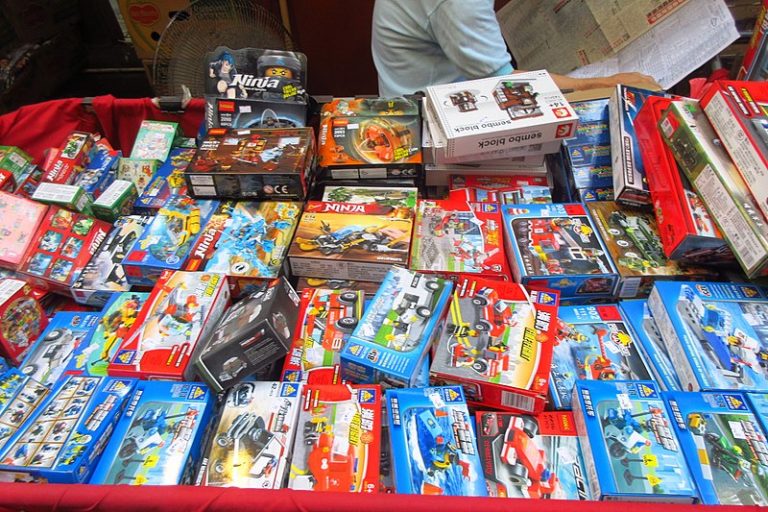 ULTIMATE GUIDE TO TOY STREET HONG KONG MARKET!