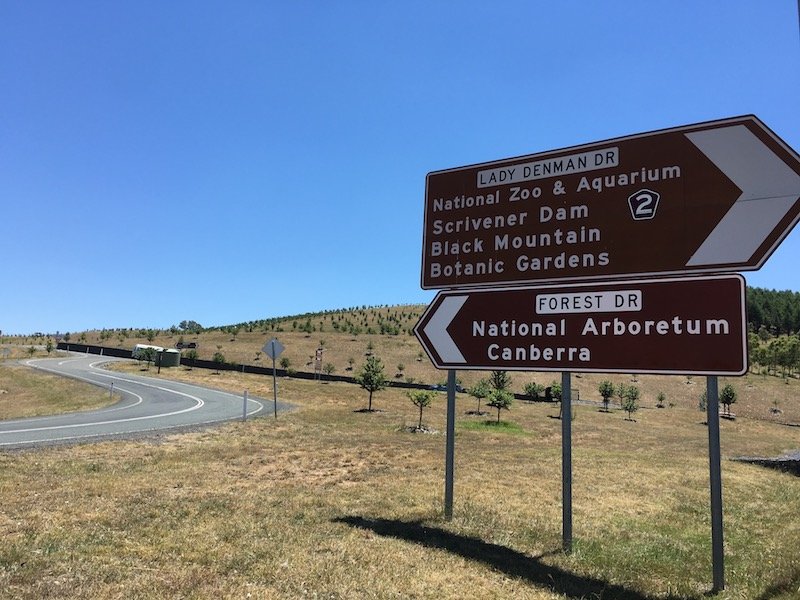 arboretum canberra entrance road sign pic