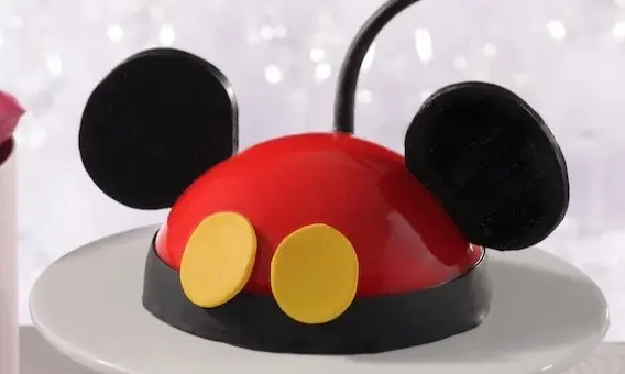 cake decorating at amorette disney bakery at disney springs via WDW page