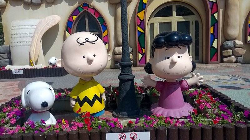 charlie brown lucy and snoopy statues pic by xiquinhosilva