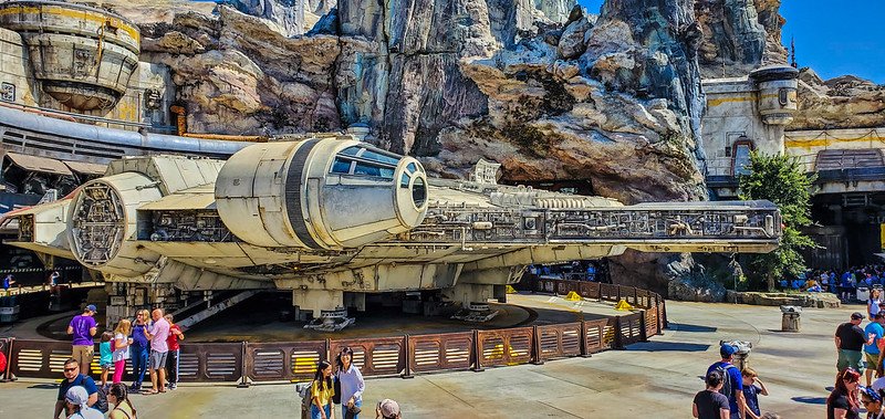 disneyland anaheim galaxy's edge by tomas del coro