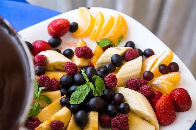 fruit platter by lireka2012 pixabay