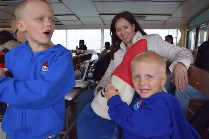 image - star ferry hong kong tania with kids