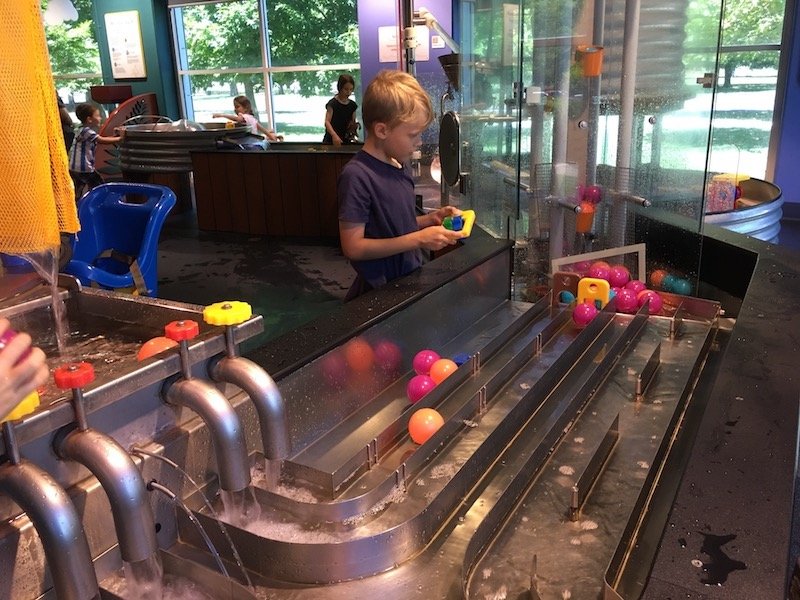 questacon canberra water play for kids pic