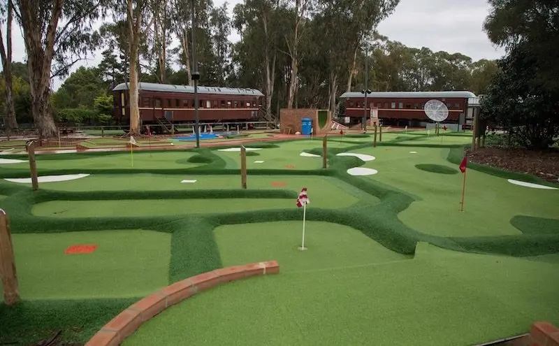 weston-park-mini-golf-course-pic-by-yarralumla-play-station-fb-1