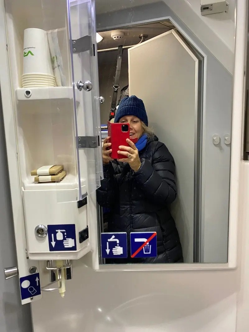 Image - Helsinki to rovaniemi train bathroom