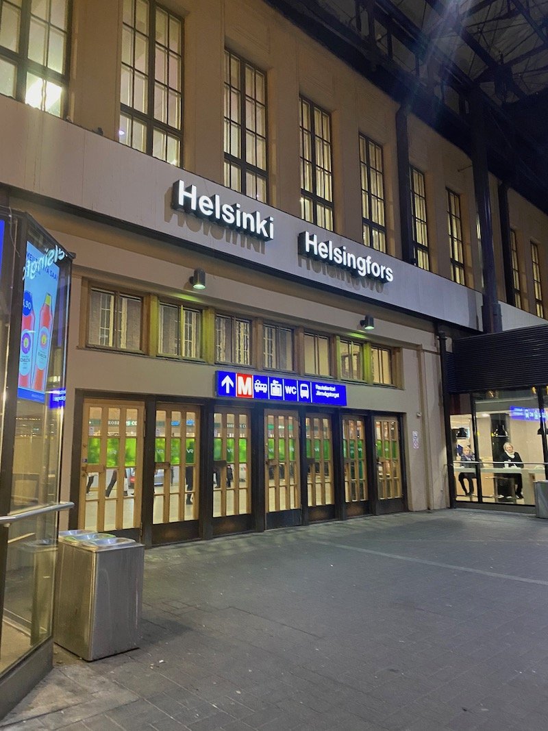 Image - Helsinki train station building